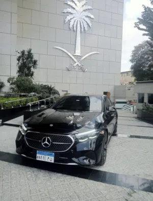 مرسيدس E200 2025 للايجار