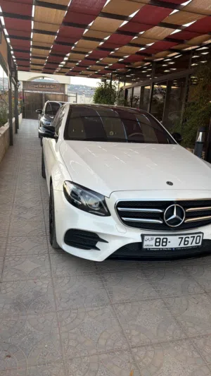 مرسيدس E 350 2019، صالون سيدان، هجين خفيف، لون أبيض لؤلؤي ، معرافات خلابة، مرخصة وارد غرغور