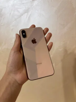 iPhone XS بحاله ممتازه الرجاء قراءة الوصف.      .
