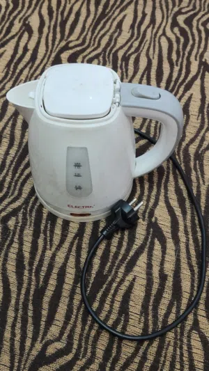 للبيع كاتيل مياه إلكترا   1 لتر