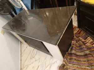 مكتب مدير للبيع مع وجه سوكاريت