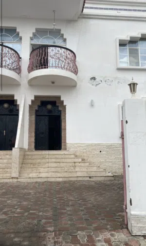 100 m2 4 Bedrooms Apartments for Rent in Muscat Al Khuwair