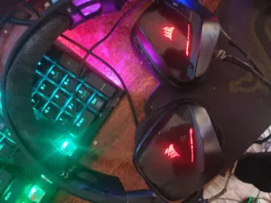 سماعة Corsair void rgb مع ماوس redragon شغالات