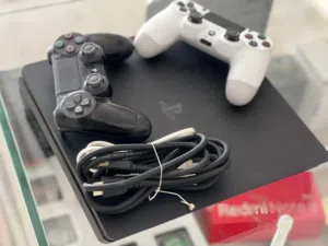 بلايستيشن فور للبيع