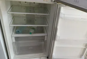 ثلاجة للبيع