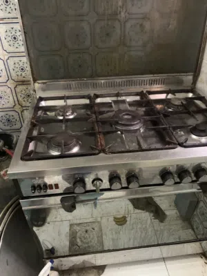 للبيع مكيف وثلاجه وغاز