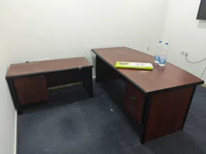 مكاتب كبيره وصغير استعمال خفيف