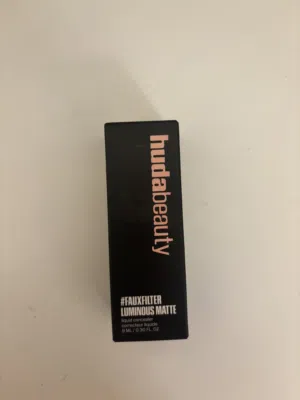 Huda Beauty Concealer