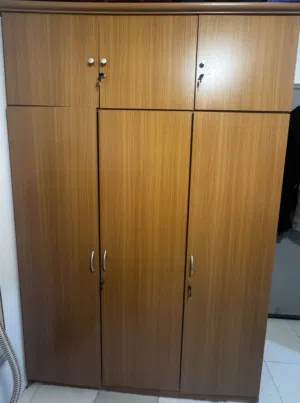 للبيع اثاث واجهزه كهربائيه (سرير - طاوله - كبت - تلفاز - ثلاجه - غساله)