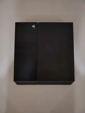 PlayStation 4 fatSelling my PS4 Fat in good condition. Console works perfectly with no problems.