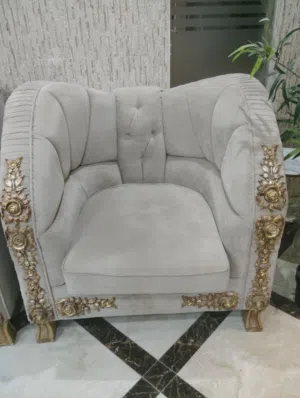 للبيع كنب بحالة جيدة