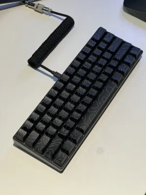 كيبورد RK61 red switches مع واير حلزوني و كيكابس إضافي
