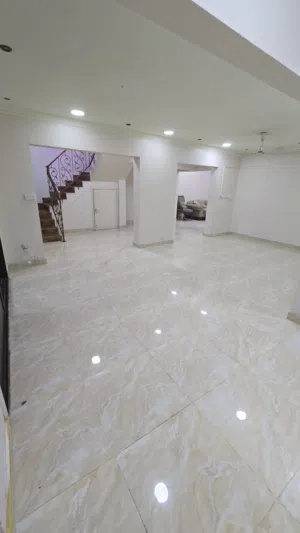 للبيع بيت في مدينه عيسى بسعر مغري
