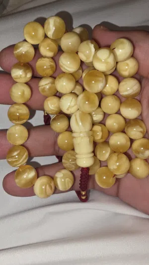 مسباح كهرب بولندي قديم جبس بعسل من النوادر 84g 13.5 - 14  55 خرزة