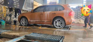 بورش كايين جي تي إس 2010 وارد عمان.