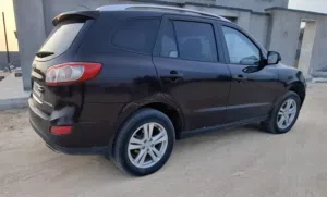 Used Hyundai Santa Fe in Qasr Al-Akhiar