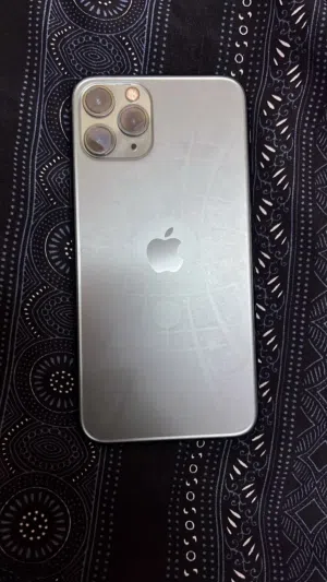 Apple iPhone 11 Pro 64 GB in Al Batinah