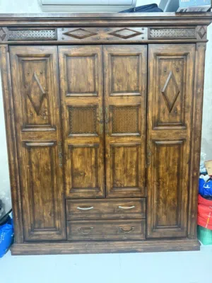 خزانة ملابس