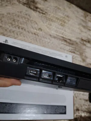 جهاز ps4 جهاز نضيف قاعد بالباكو سلم جهاز تبارك الرحمن مش مفتوح الجهاز معاه زوز ايدين وزوز دبكات Fifa