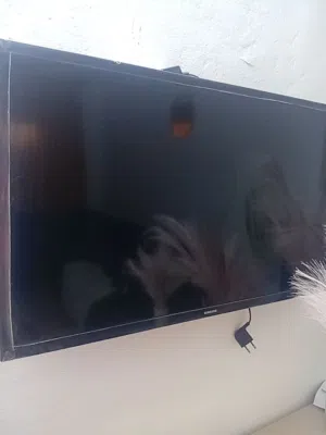 شاشة Samsung 32 بوصه led