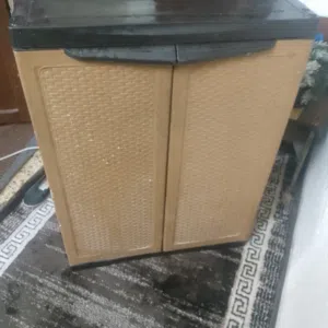 طاوله ملابس أو احذايه