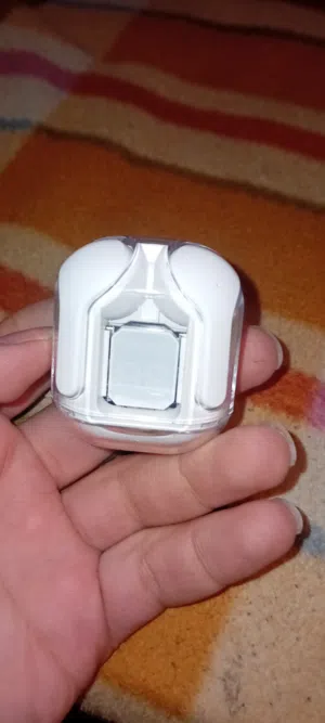 سماعات اير بودز