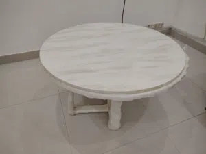 طاوله خاصه مصنوعه من الرخام الأصلي الصلب