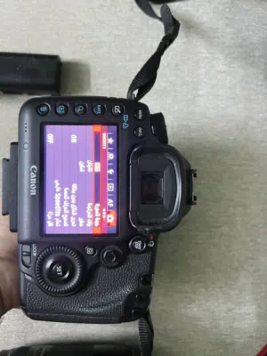 للبييع بصوره مستعجلة 5d mark 3 مع جميع الملحقات مهم الوصف /!!