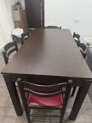 طاولة طعام إيطالية مع ستة كراسي