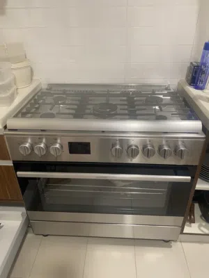 Gas used good condition 2 year old gray color gorenje brand