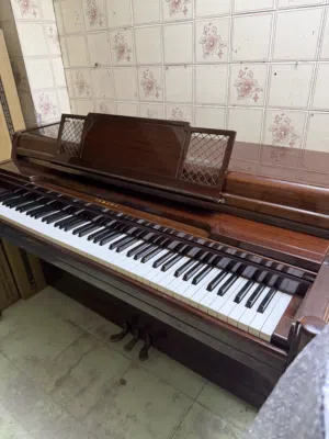 بيانو Yamaha Spinnet صناعه ياباني اصلي