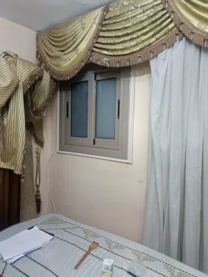 ستارة في حالة جيده جدا ثلاث قطع
