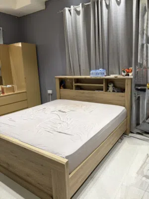 سرير مع الهيكل للبيع 60