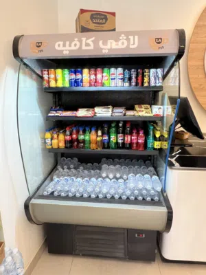 تلاجة عرض للبيع