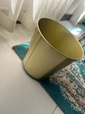 Modern Gold Metal Planter Pot from IKEA وعاء زراعة معدني ذهبي عصري