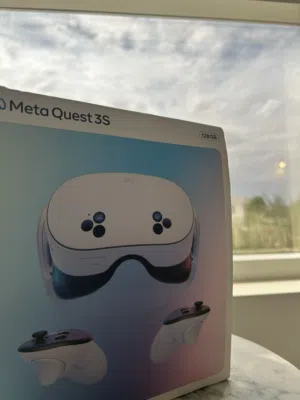 VR3S غير قابل للتفاوض جديد نظيف مع كتيب جاد تعال و استلم من دون توصيل / مع كتيب و الكرتون و الشاحن