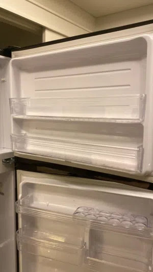 Sharp fridge - براد شارب للبيع