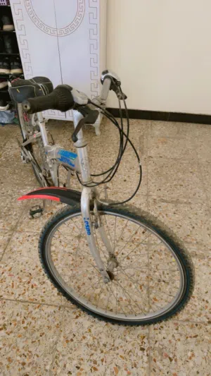 دراجه هوائية نظيفة جداا