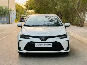 Toyota Corolla 1.6 engine 2020 model single owner full agency maintained well maintained excellent