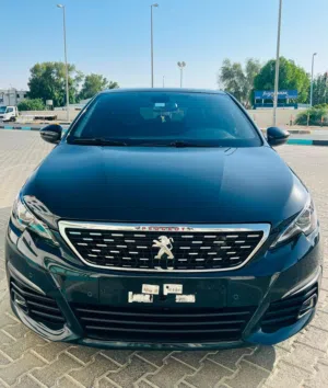 بيجو 308 فئة GT Line اعلي مواصفات خليجي 2018  ماشي 118000 الف كيلو