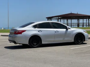Used Nissan Altima in Al Batinah