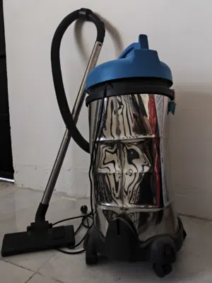 مكنسه كهربائية