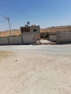 بيوت للبيع