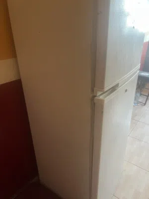 تلاجة حالتها كويسه جدا