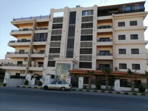 شقة فاخرة عائلية مع روف خاص راحة، مساحة، خصوصية البنيات شارع البنيات قرب جامعة البترا