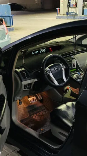 Used Toyota Prius in Al Karak