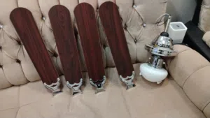 مروحه سقفيه ريش خشب صاج جديده + ثريه