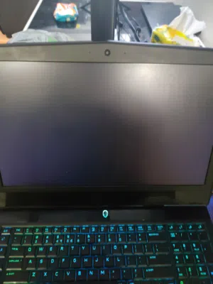 رجاء فراغ الوصف Alienware 17 R5 Gaming Laptop