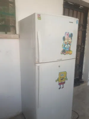 ثلاجه سامسونج 20 قدم بحالة ممتازه عالفحص