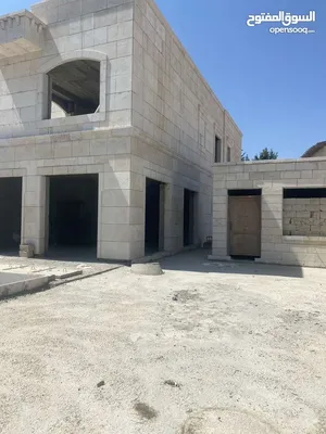 550 m2 5 Bedrooms Villa for Sale in Amman Dabouq